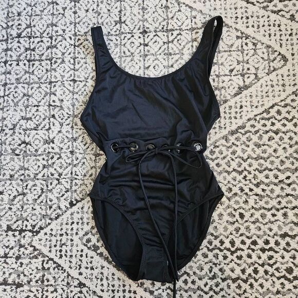 Solid and Striped Ann Marie Eyelet Belted One-Piece Swimsuit Size Medium in Blac - Picture 1 of 6
